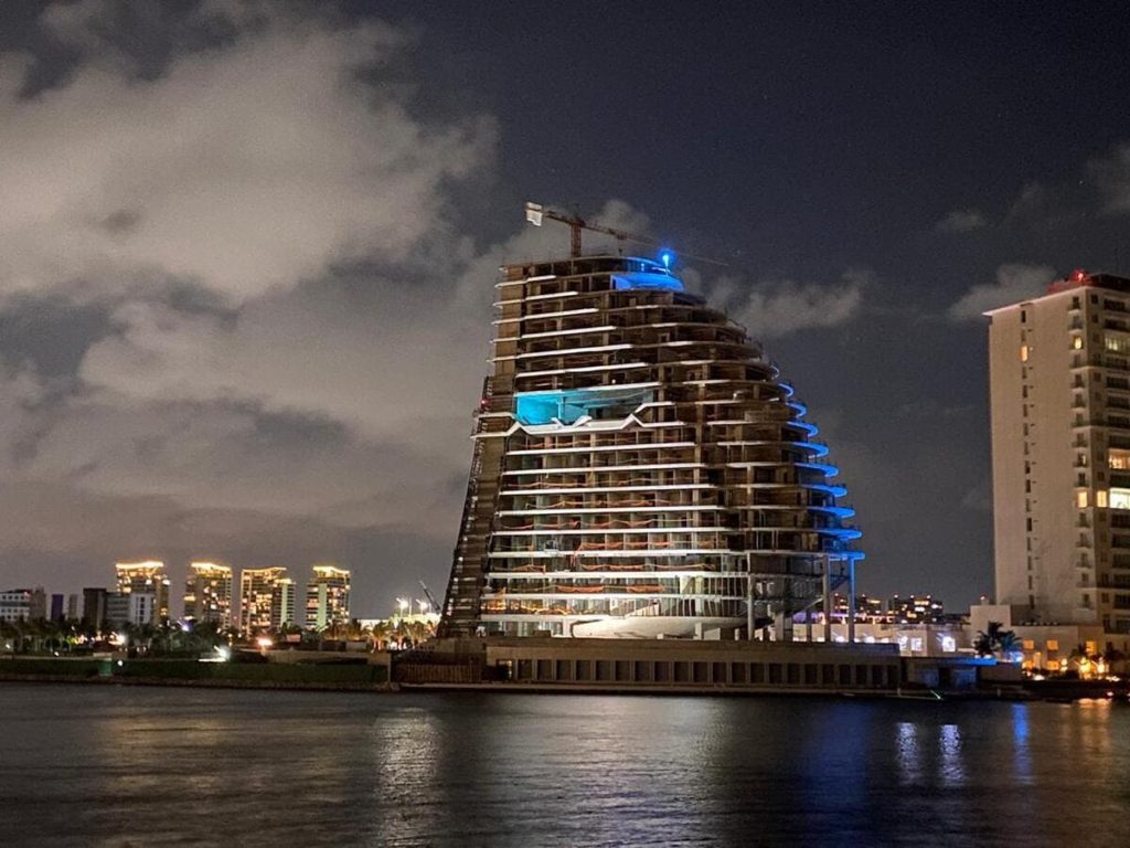 Edificio Shark tower Puerto Cancun