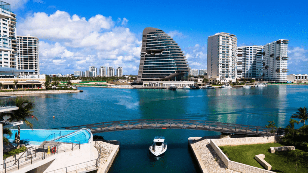 Vía marítima canal de navegación Puerto Cancún Preferred Luxury Real Estate 