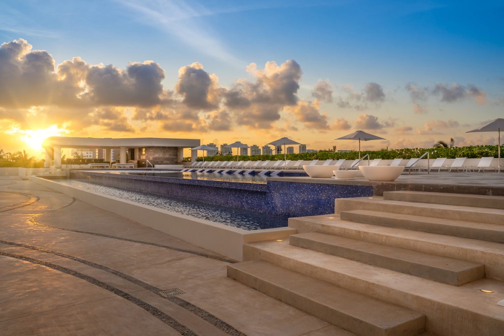 Blume Boutique Condos roof top pool, Preferred Luxury Real Estate Puerto Cancún